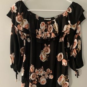 🌷2 for $18🌷3/4 sleeve off the shoulder top